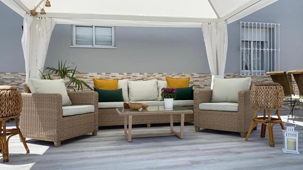 Casa Grande Con Piscina Vakantiehuis Rota